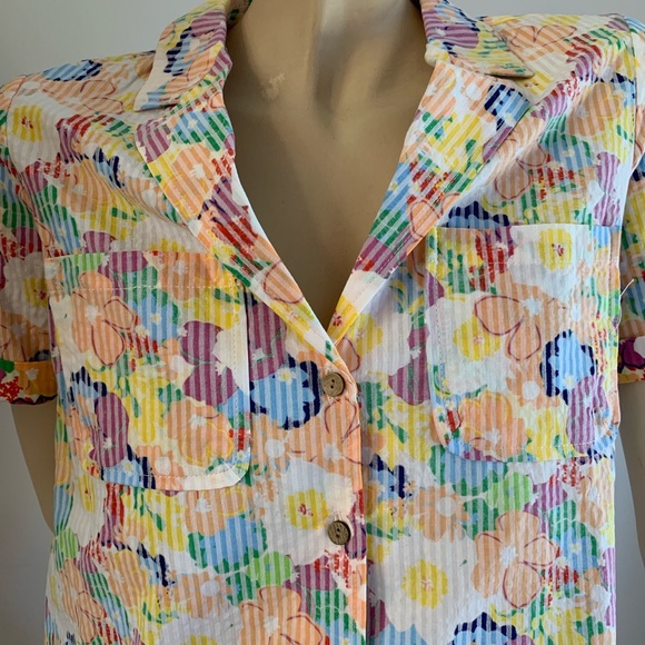 🦋✨ 2/15$ TOPS ✨🦋 URBAN OUTFITTERS FLORAL BLOUSE - Picture 3 of 6